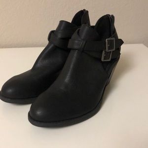 Black booties Madden girl